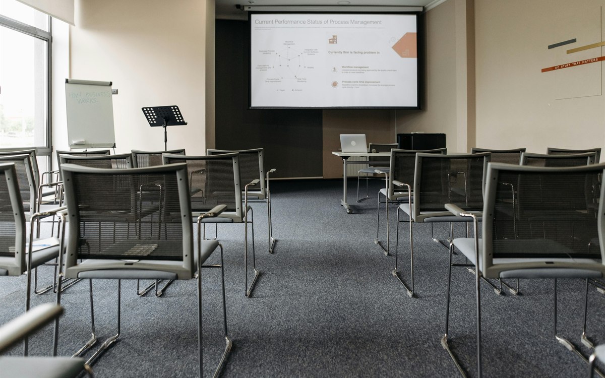 Learning Space and Circulation Review for an International Education Center